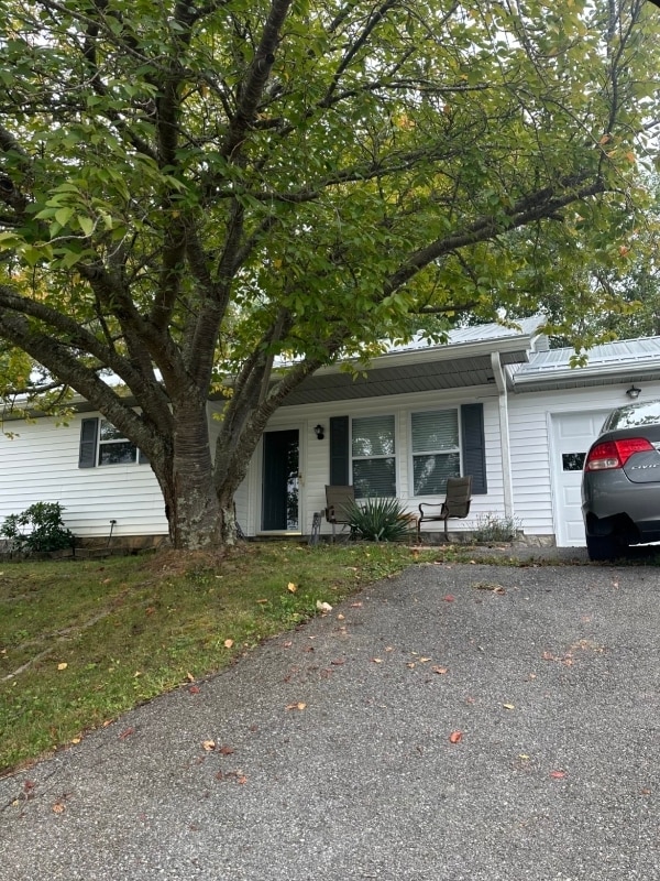 Building Photo - 630 Kamran Dr NW