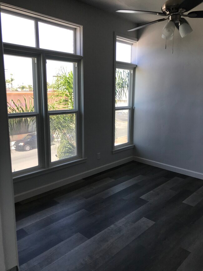 Foto del edificio - 210 E 8th St