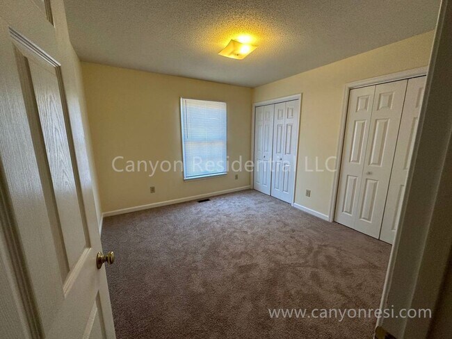 Foto del edificio - Beautiful 3b, ready to move in!