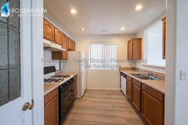 Foto del edificio - 8127 E Rosalie Rd