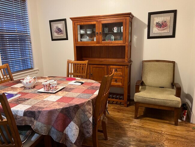 Foto del edificio - 6855 Bellgreen Dr