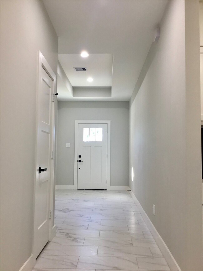 Foto del edificio - 924 E 2nd St