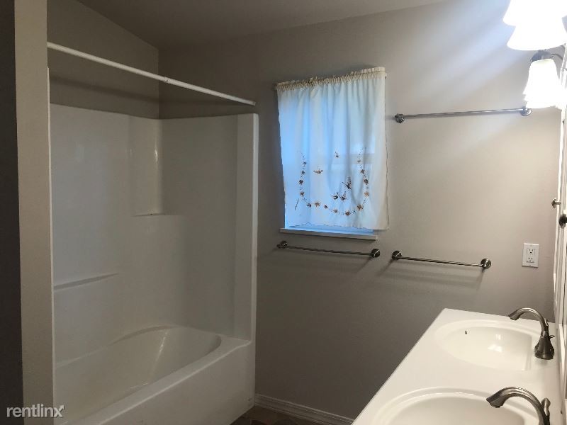 Primary Photo - 3 br, 2 bath House - 606 4th St W