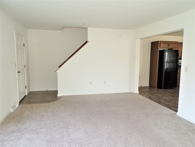 Building Photo - 247 Limestone Dr