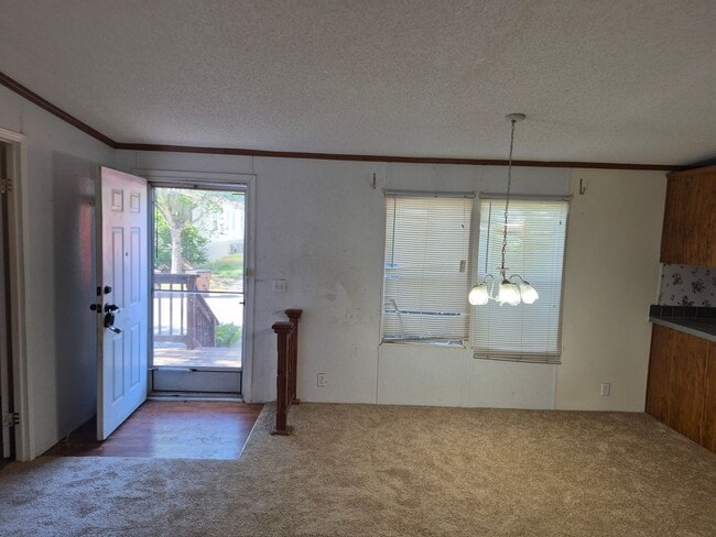 Building Photo - 7500 Paradise Rd
