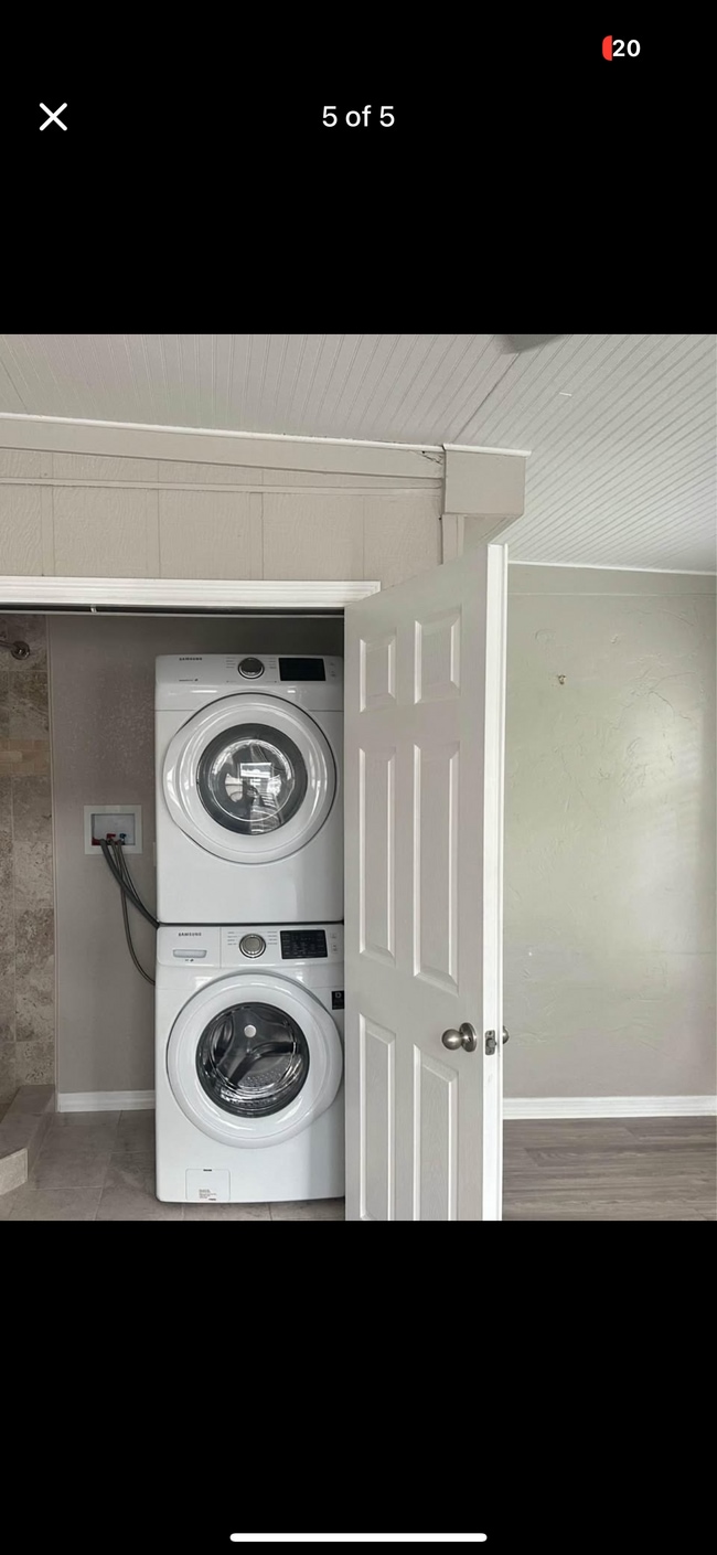 Washer dryer - 216 S Malcolm Ct