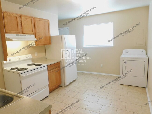 Building Photo - 4302 Parker St