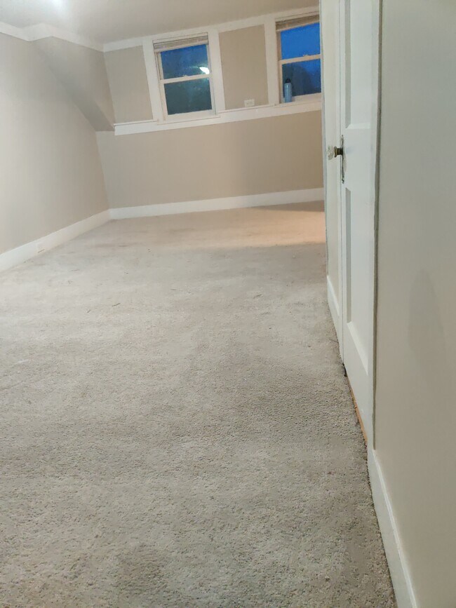 Foto del edificio - 37 Whitehall Rd