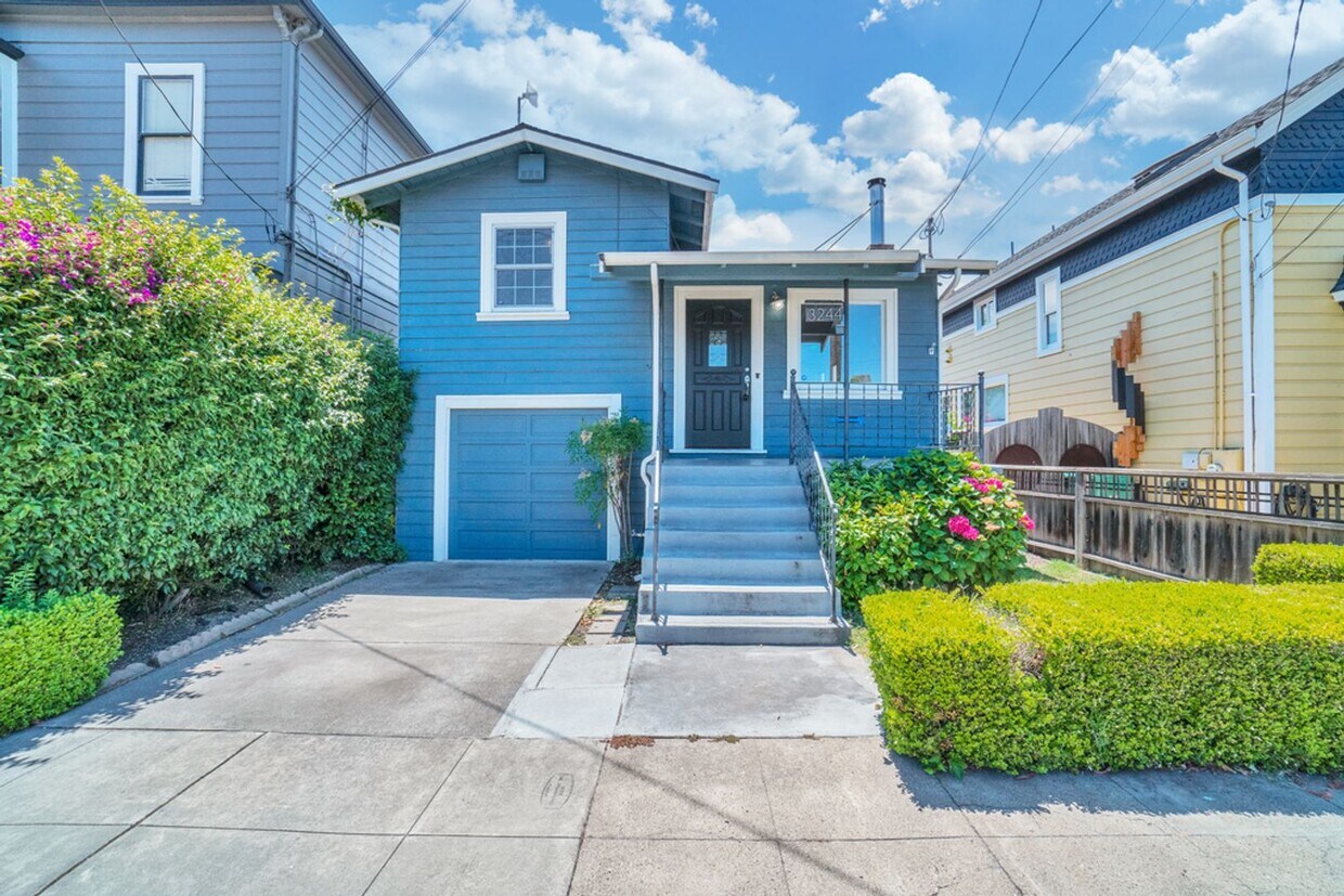 Primary Photo - 3244 Encinal Ave - 3 bedroom | 2 bathroom