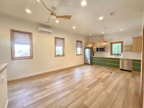Building Photo - 825 S Montavilla Dr