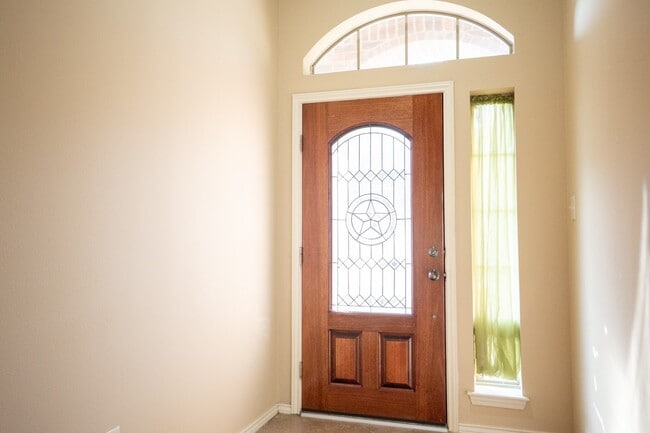 Building Photo - 5211 Belvedere Dr