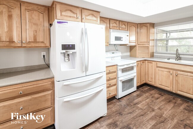 Foto del edificio - 7626 Winging Way Dr