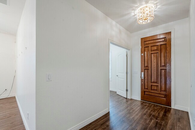 Building Photo - 2744 E Donato Dr