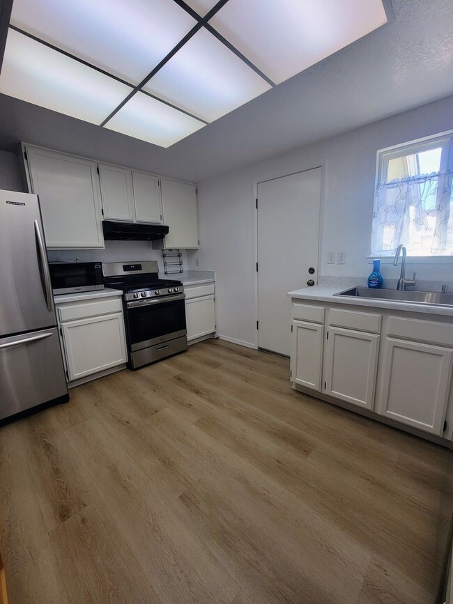 Foto del edificio - Spacious 5BR Home in Petaluma