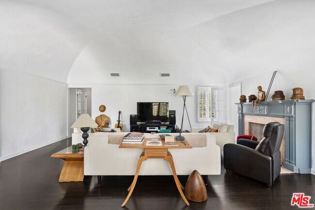 Foto del edificio - 202 N Gower St