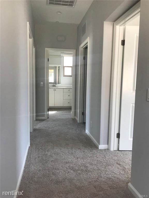 Building Photo - 2 br, 3 bath House - 180 Frontier