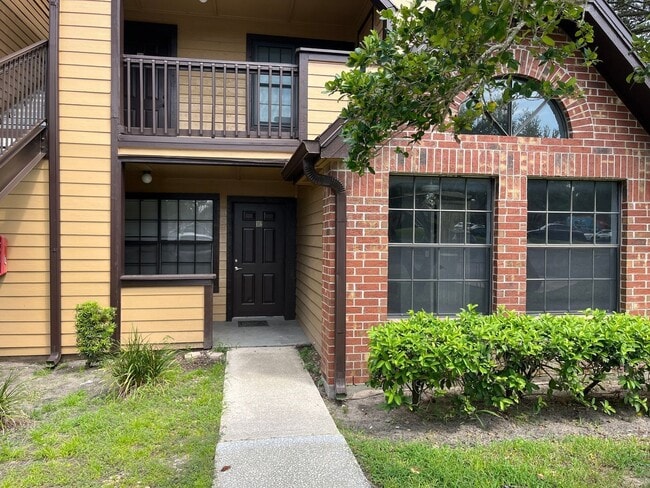 Building Photo - 315 Lakepointe Dr