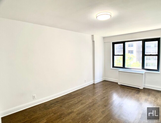 Foto del edificio - EAST 56 STREET