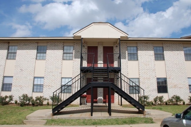 Winsor Place Apartments Troy Al Primary Photo Winsor Place Apartments