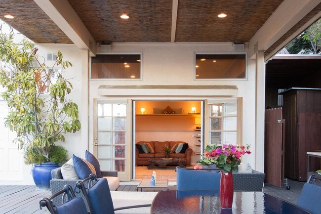 Building Photo - 8567 Walnut Dr