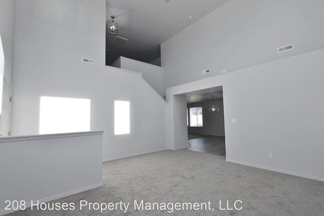 Foto del edificio - 4 br, 2.5 bath House - 17776 N. Pegram Way