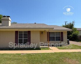 Building Photo - 2906 Durango Dr