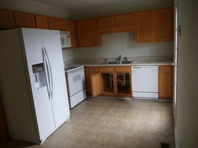 Building Photo - 161 Emerald Pointe Dr