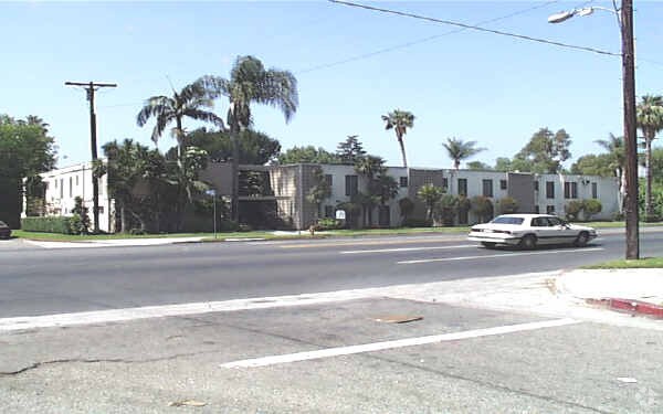 Building Photo - 13210 Victory Blvd