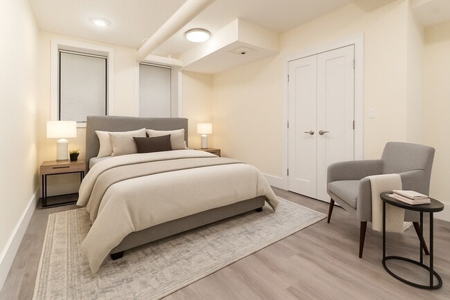 Building Photo - 82 Peterborough St