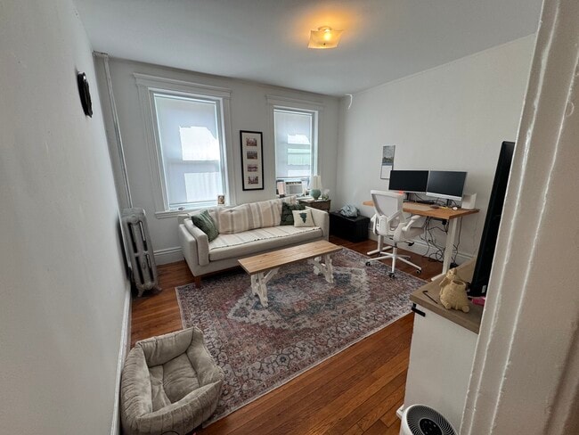 Building Photo - 126 Warren St