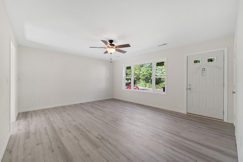 Primary Photo - 1504 June Ln