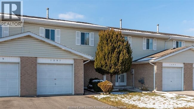 Building Photo - 1297 Southpark Ln