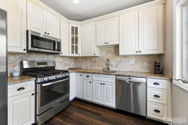 Foto del edificio - 48 Rutland Ln