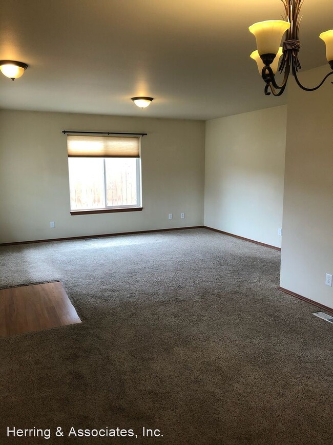 Foto del edificio - 3 br, 2 bath House - 533 N Montclair Ave