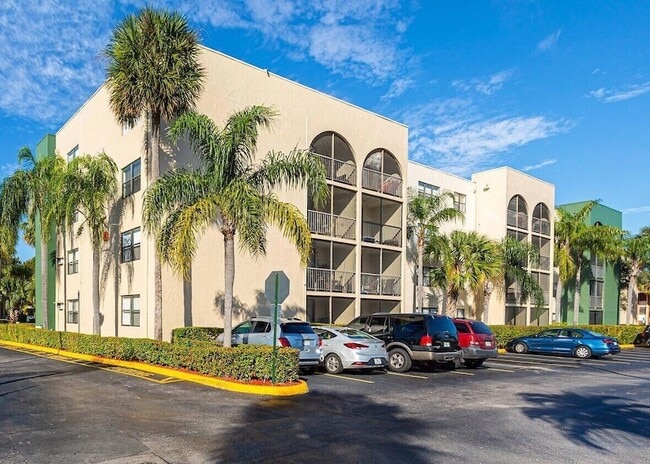 Foto del edificio - 17350 NW 68th Ave