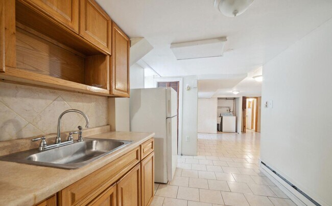 Foto del edificio - 7901 Woolston Ave