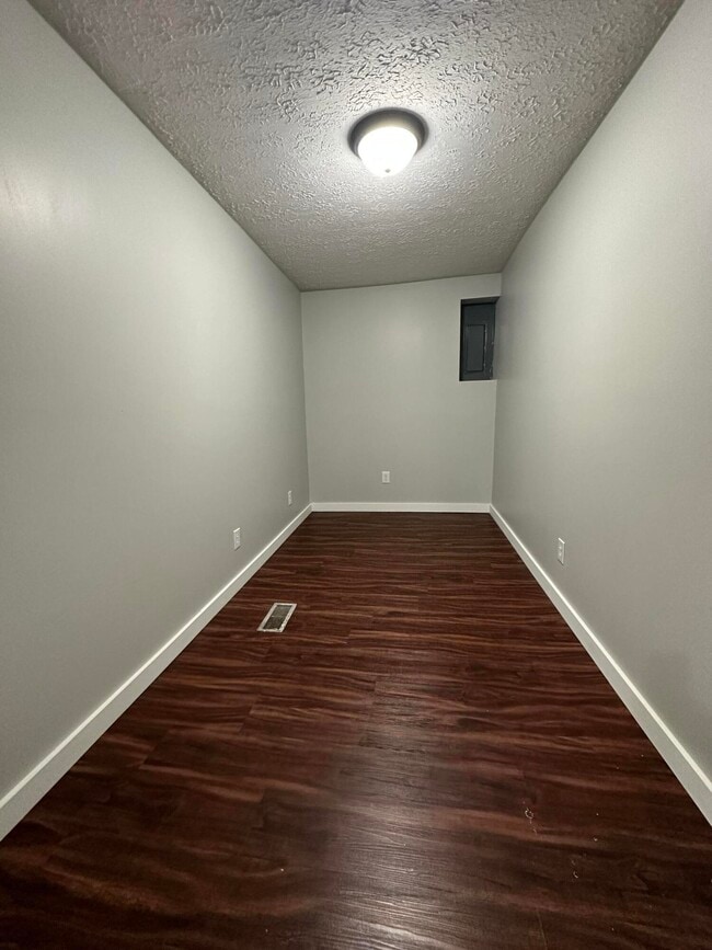 Building Photo - 2325 Sharkey Rd