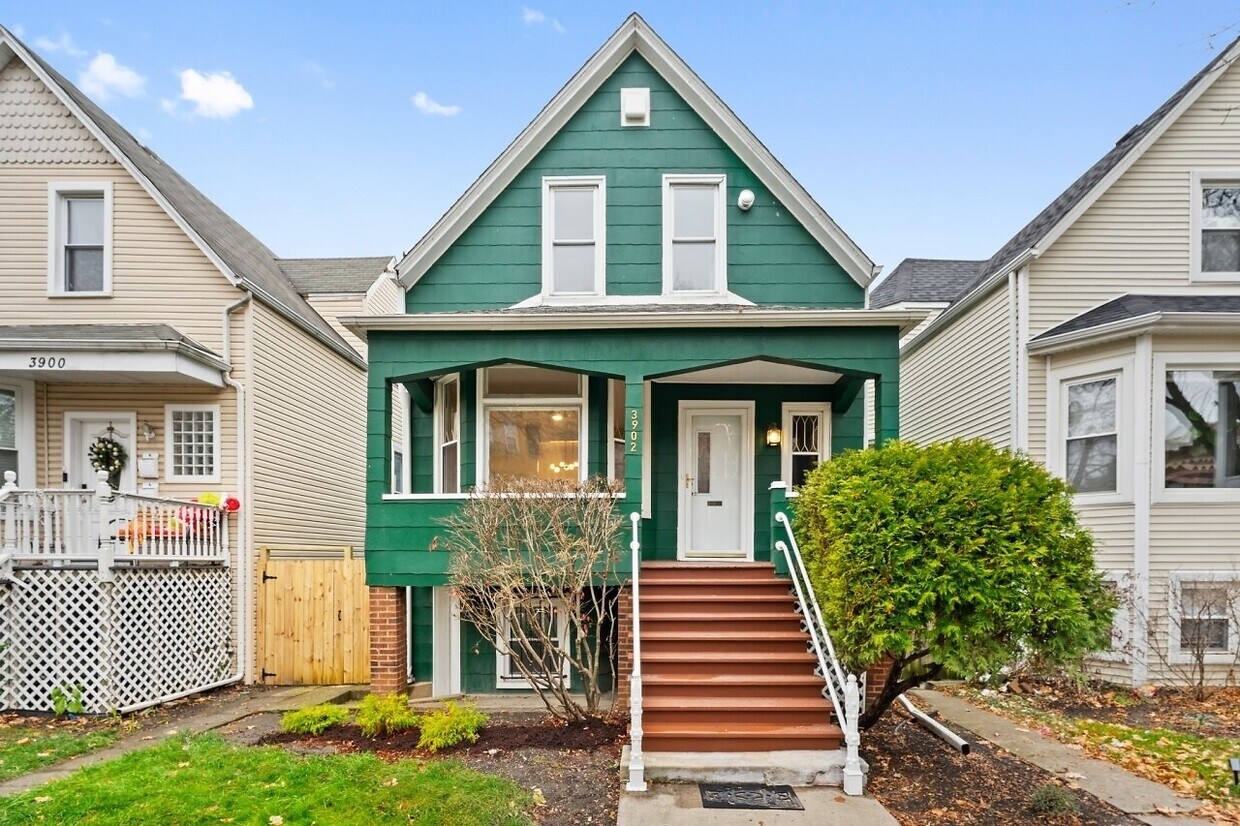 Foto principal - 3902 N St Louis Ave