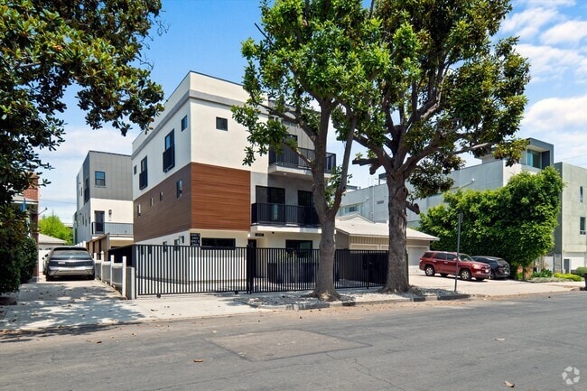Building Photo - 1842 Stoner Ave