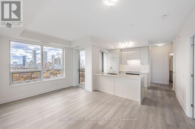 Photo du bâtiment - 36 Elm Dr W