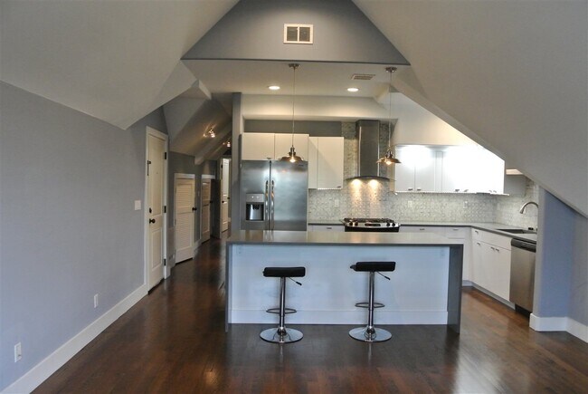Building Photo - 44 Duer Pl