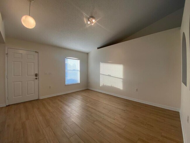 Building Photo - Great 4 Bedroom Palm Coast Home