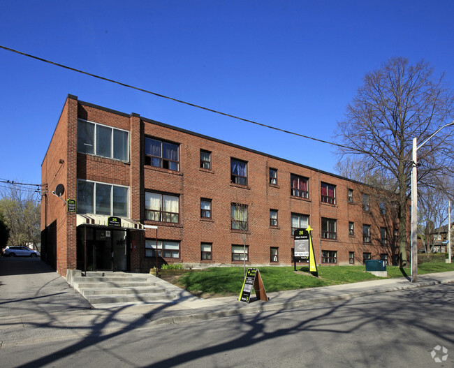 Building Photo - Albert Apartments