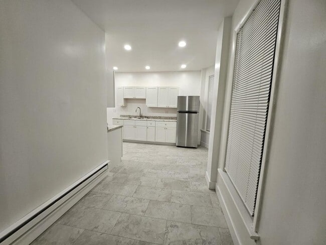 Building Photo - 75 5th Ave