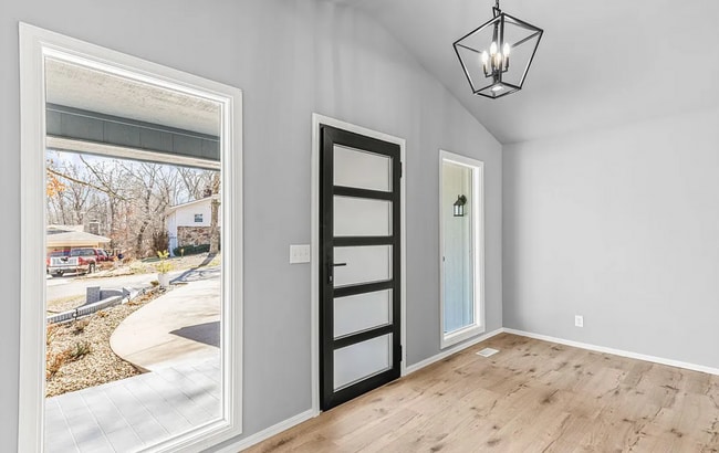 Building Photo - Beautiful spacious 5 bedroom, 5 bathroom h...