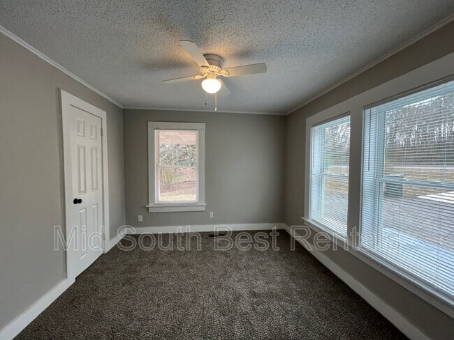 Foto del edificio - 4162 Weaver Rd