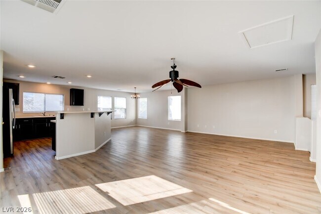 Building Photo - 9527 Violet Sunset Ave