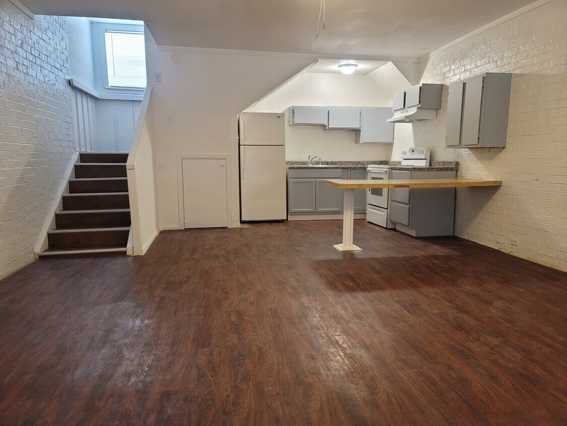 804 E Hall St Unit 4, Bangs, TX 76823 Apartments in Bangs, TX