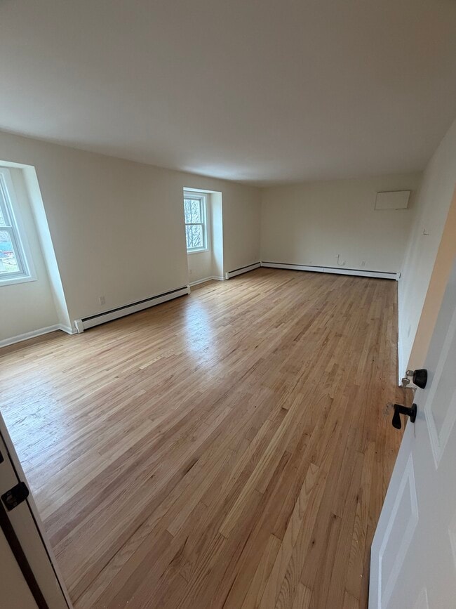 sala de estar - 360 Highland Ave