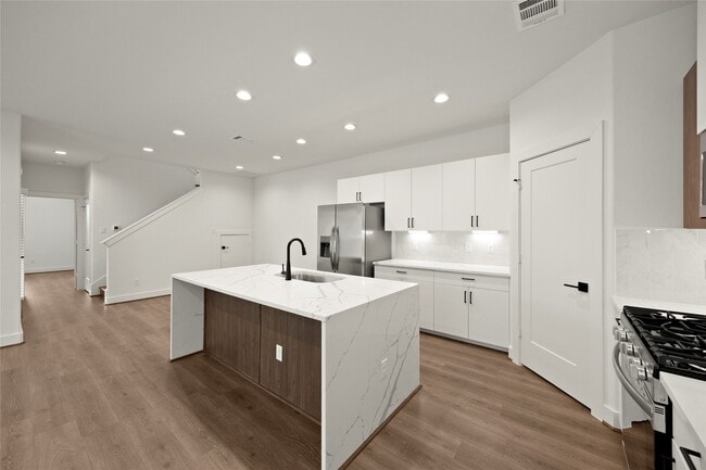 Building Photo - 2649 Seaglass Vw Dr